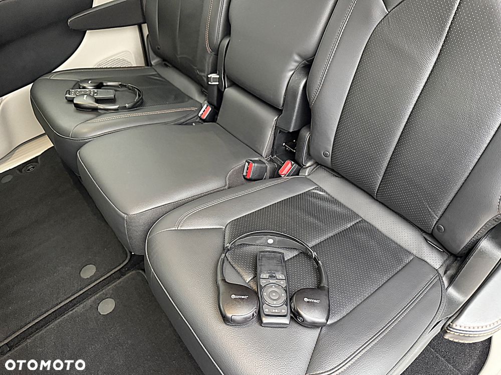 Chrysler Pacifica - 16