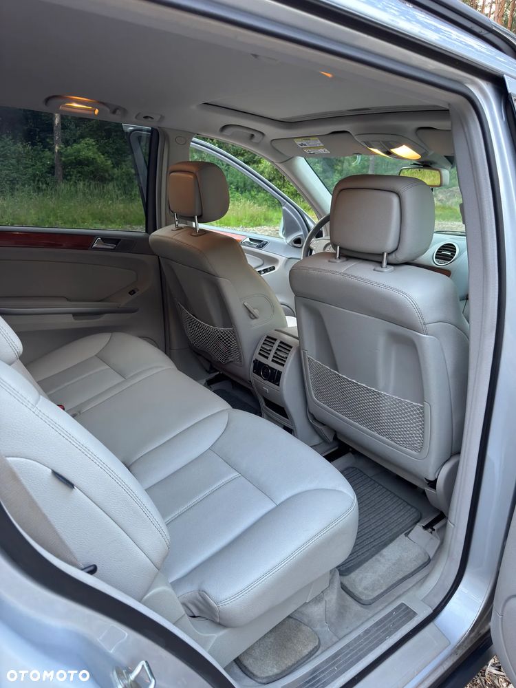 Mercedes-Benz GL 450 - 11
