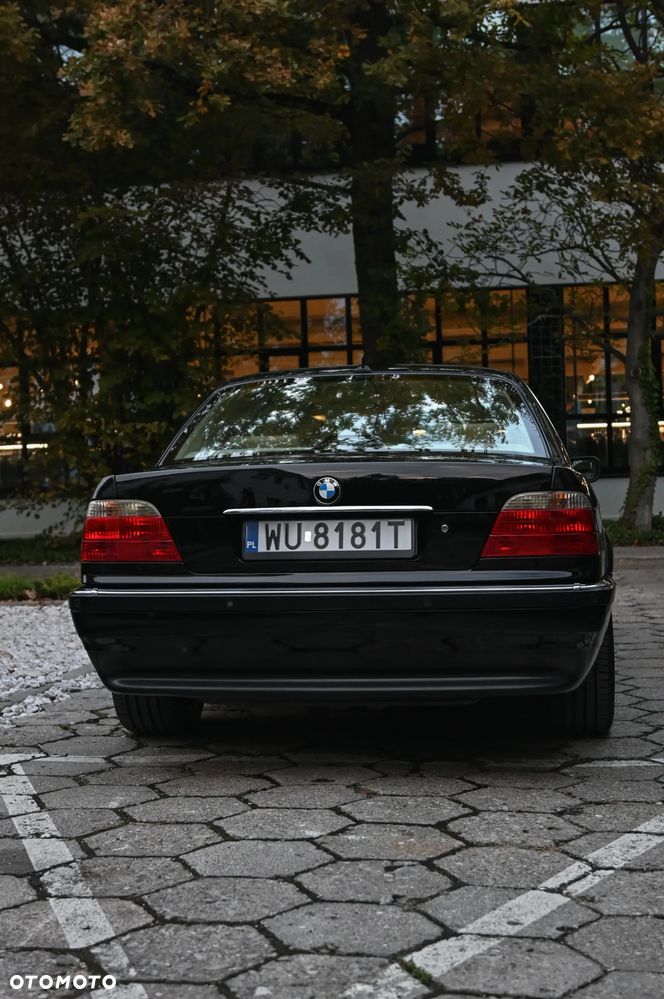 BMW Seria 7 735i L - 11