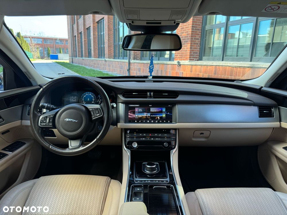 Jaguar XF 2.0 i4D R-Sport - 19