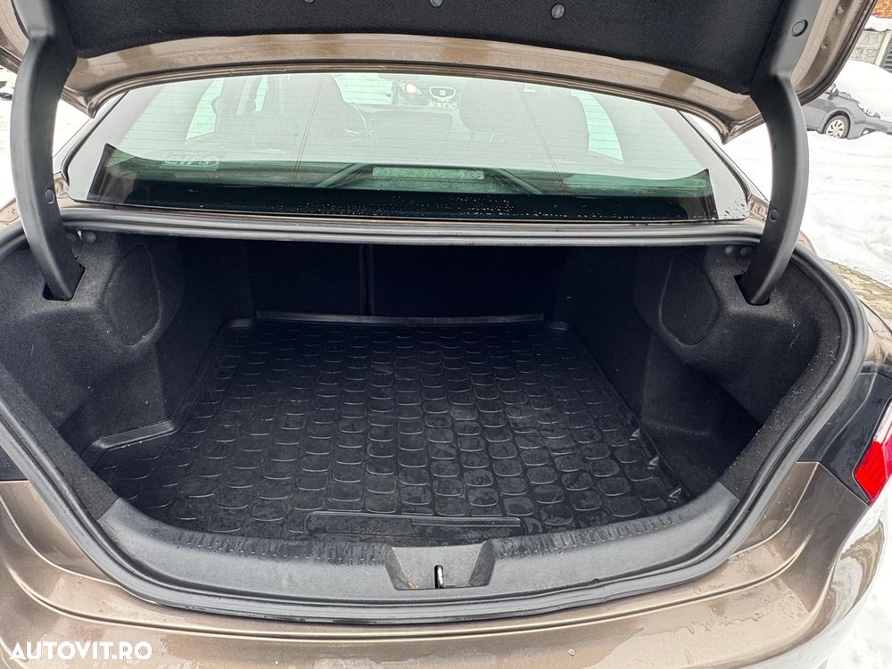 Renault Megane ENERGY TCe Business - 8