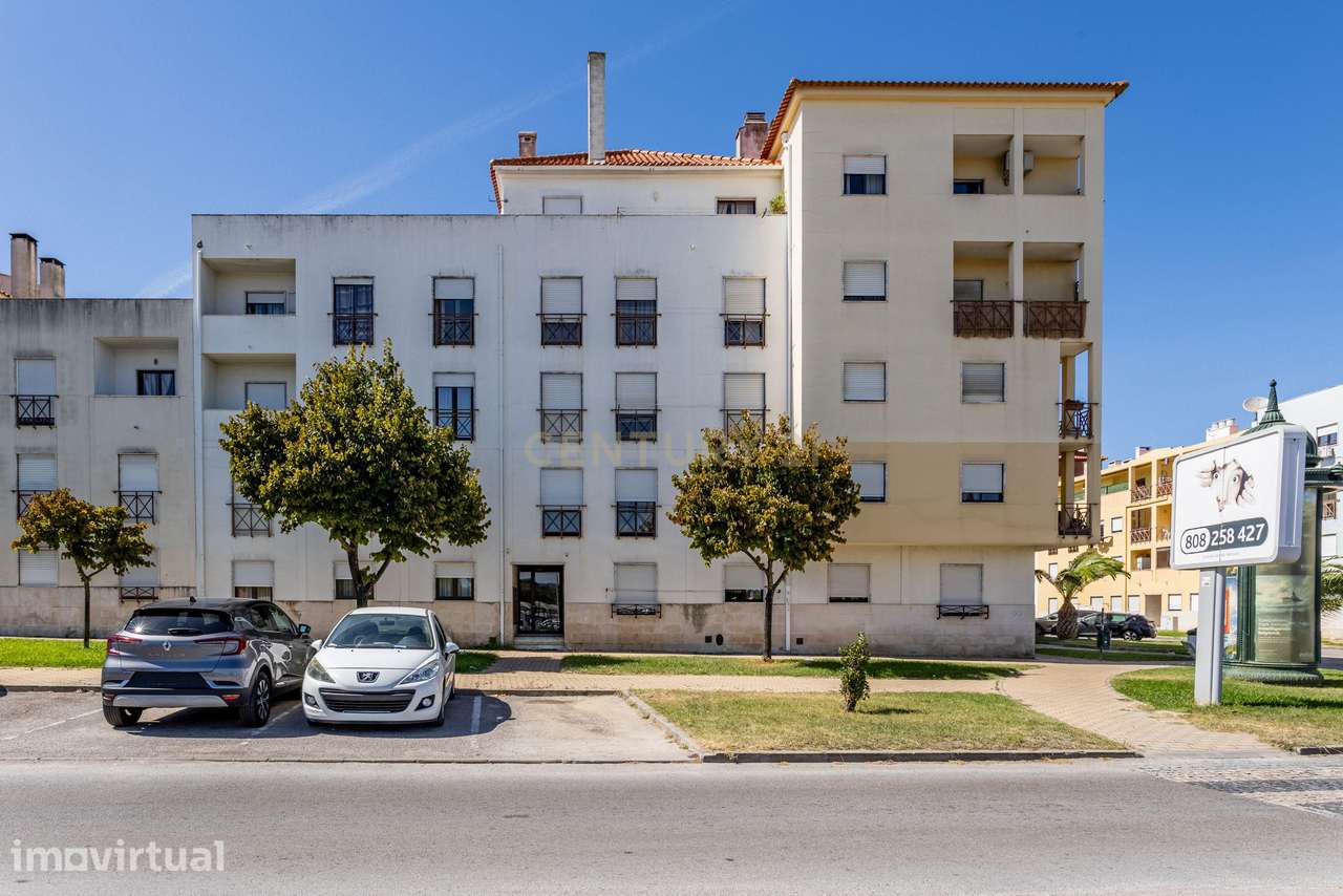 T3 Espaçoso em Excelente Localização- Quinta do Conde - Grande imagem: 2/30