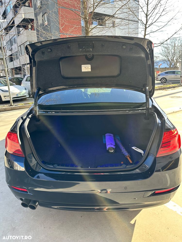 BMW Seria 5 518d Aut. Luxury Line - 7