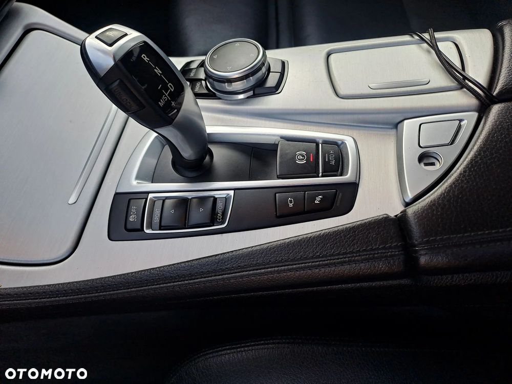 BMW Seria 5 520d Luxury Line - 13