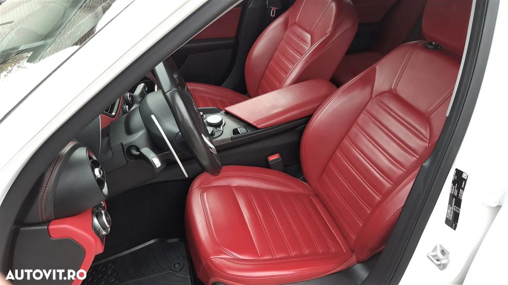 Alfa Romeo Giulia - 16