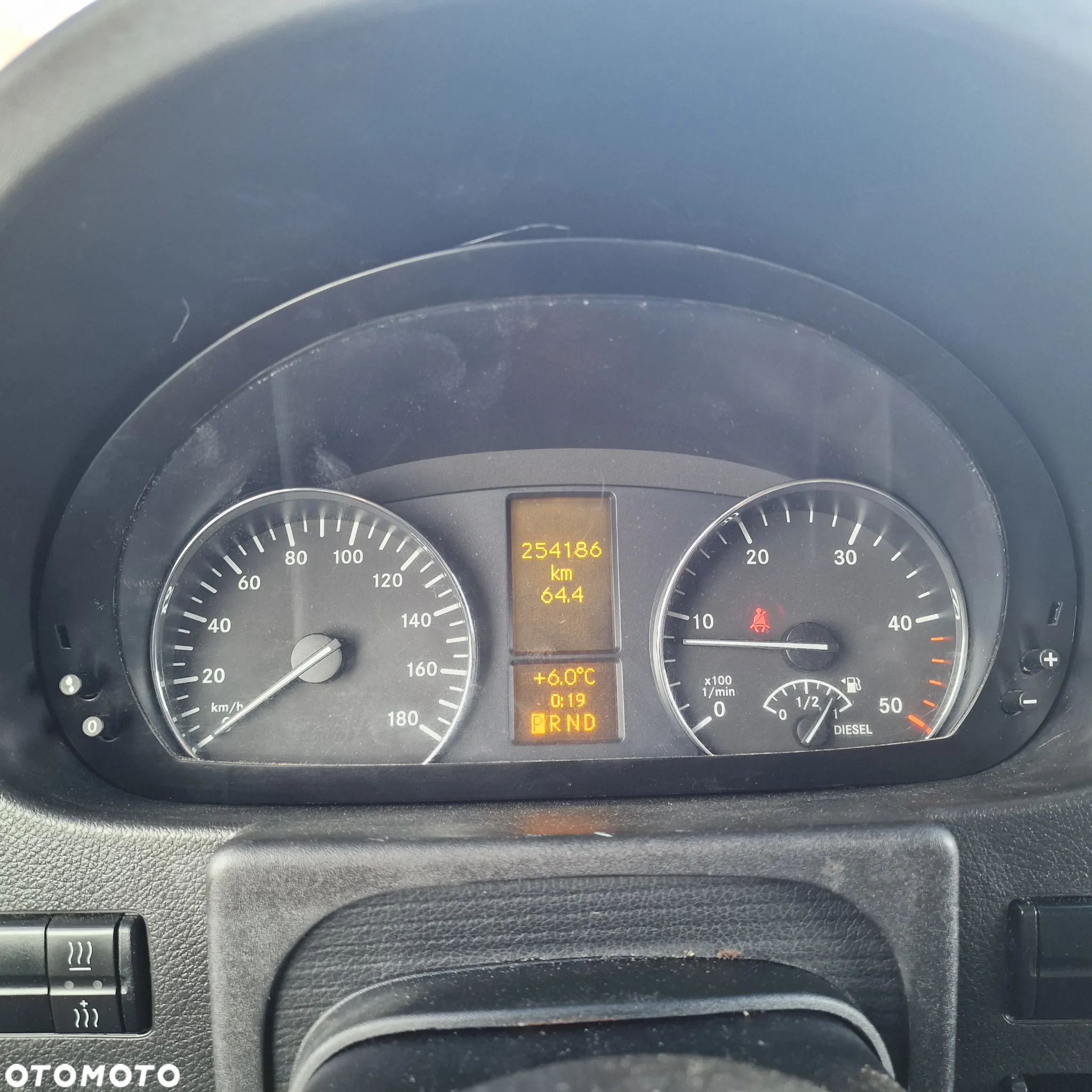 Mercedes-Benz Sprinter - 12