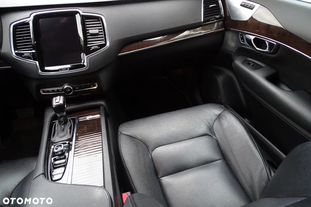 Volvo XC 90 T6 AWD R-Design 7os - 17