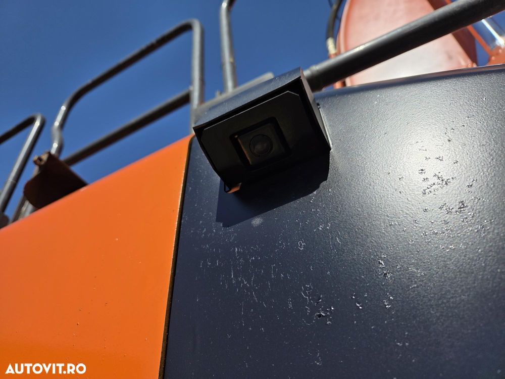 Hitachi ZX250LCN-6, 2020, 9.449h, 27,3t, cupa 1,55mc, Ingust latime 2,99m, camera spate, camere laterale, inst picon, consum mediu 9,8l/h, ridica 13t, motor Isuzu 173CP, 3 pompe hidr HITACHI, 3 camere, produs in JAPONIA, leasing 4 ani-PROMOTIE 68.900 EUR+tva - 27