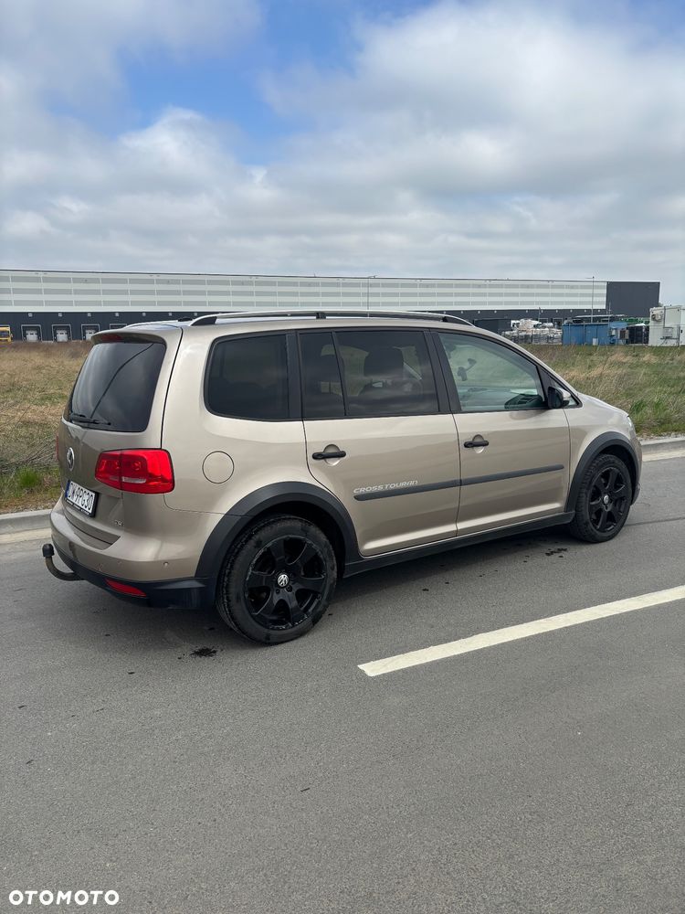 Volkswagen Touran 1.4 TSI Cross - 5