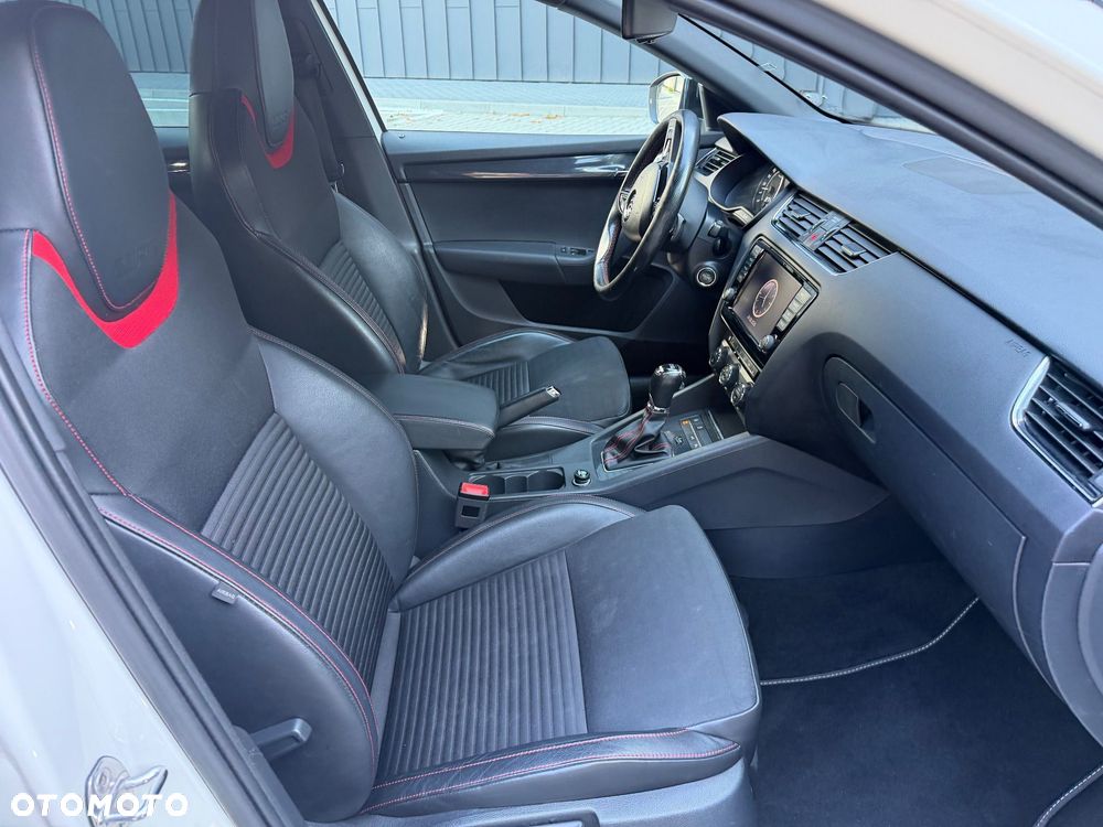 Skoda Octavia 2.0 TDI DSG RS - 21