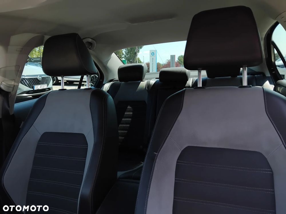 Volkswagen Jetta 2.0 TDI Highline - 20