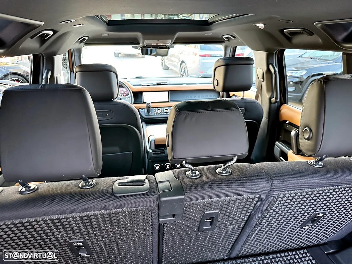 Land Rover Defender 110 P400 X - 34