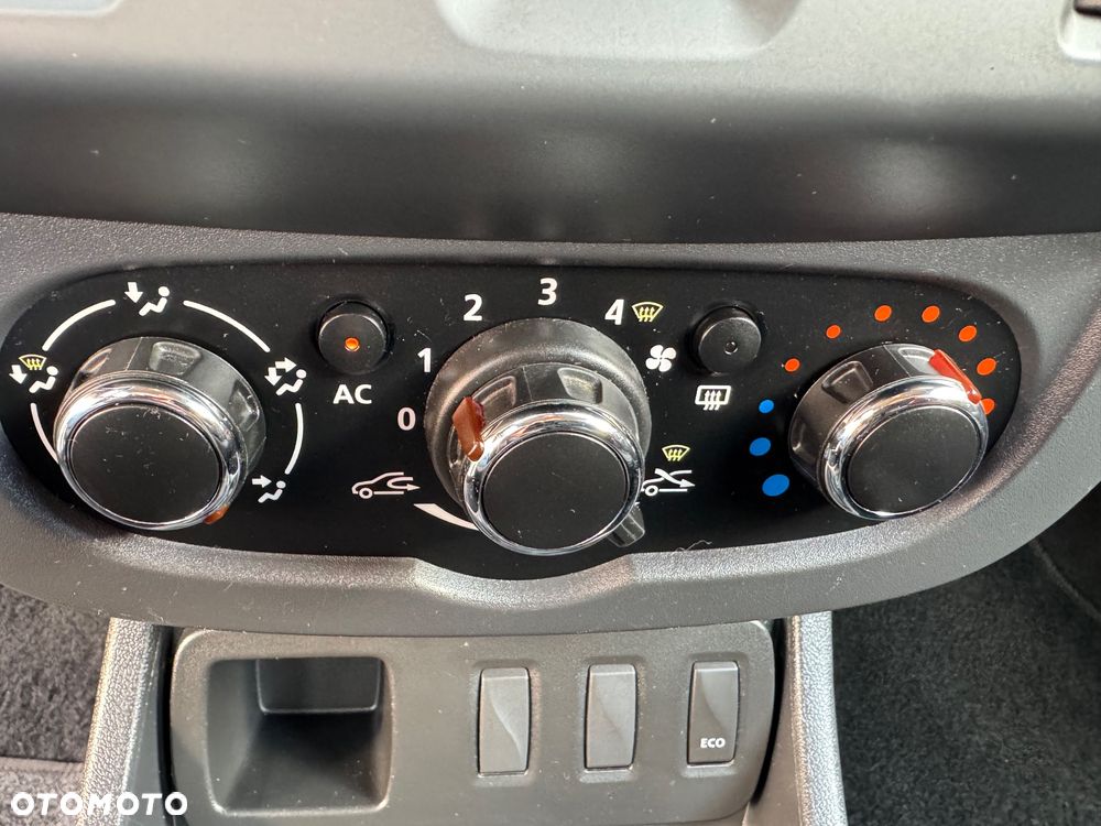 Dacia Duster 1.6 16V 105 4x2 Laureate - 25