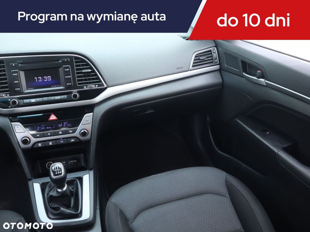 Hyundai Elantra - 10