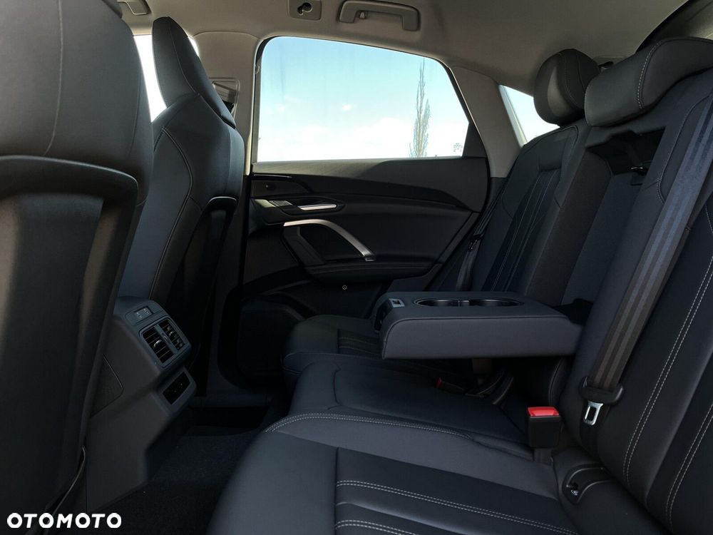Audi Q5 Sportback - 24