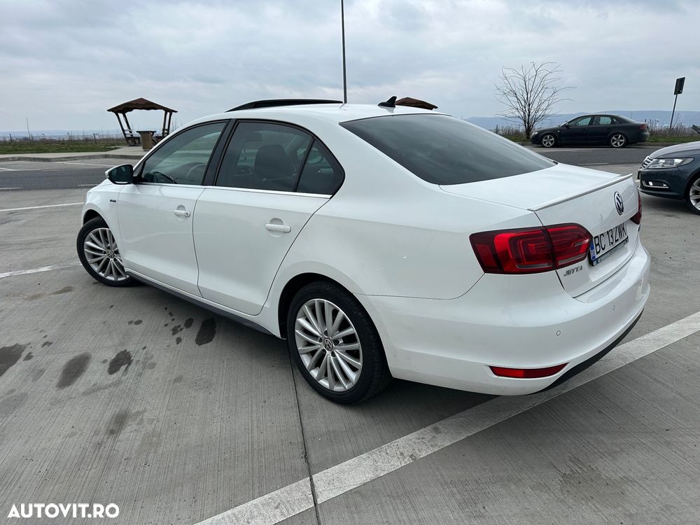 Volkswagen Jetta 1.4 DSG Highline - 2