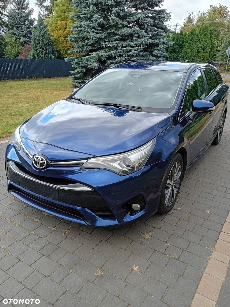 Toyota Avensis - 1