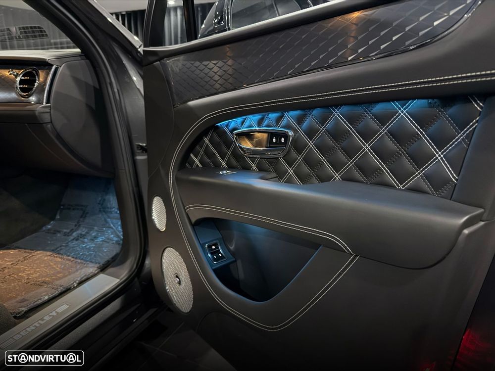 Bentley Bentayga V8 S Black Edition - 48
