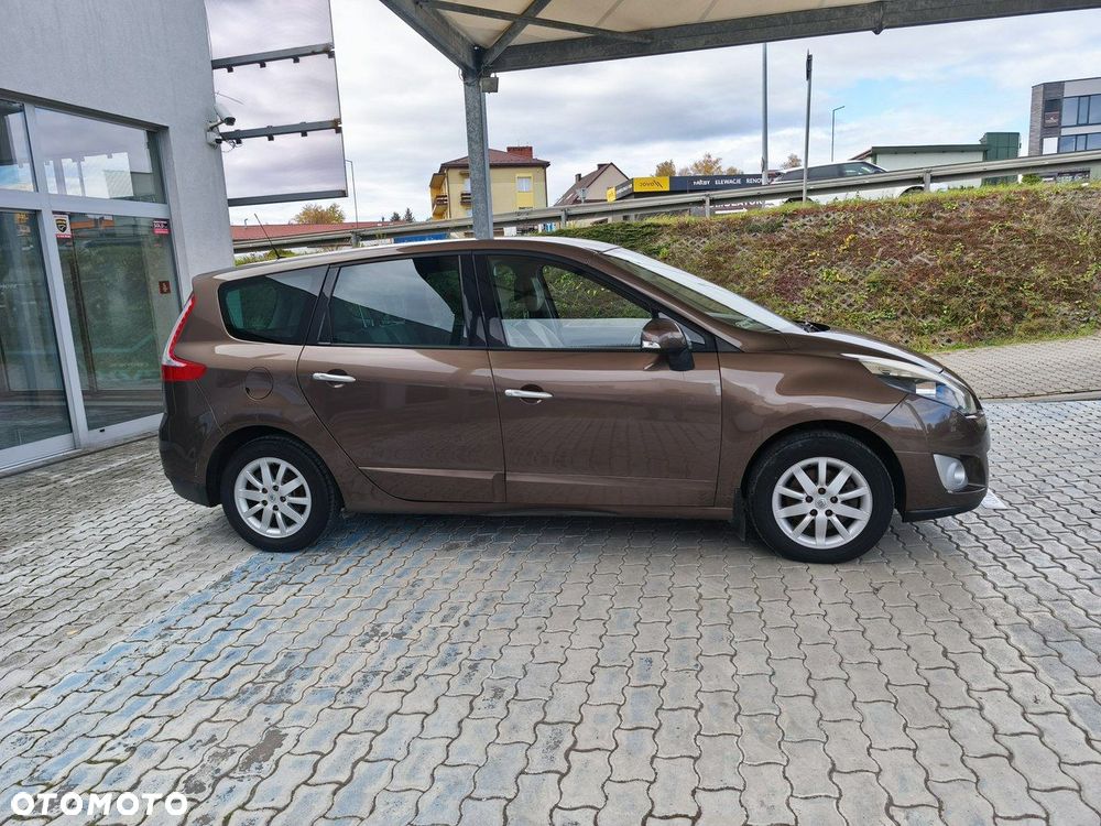 Renault Grand Scenic - 9
