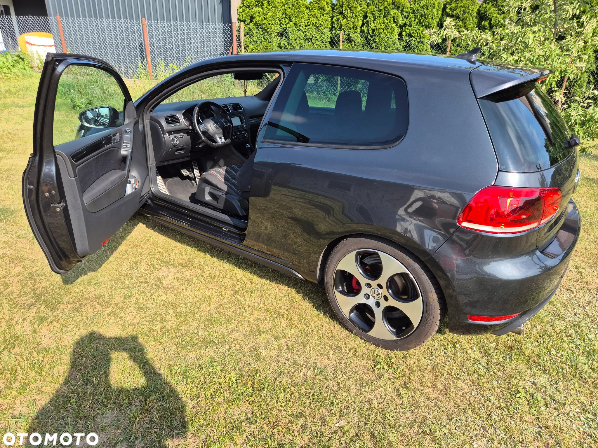 Volkswagen Golf VI 2.0 TSI GTI DSG - 2