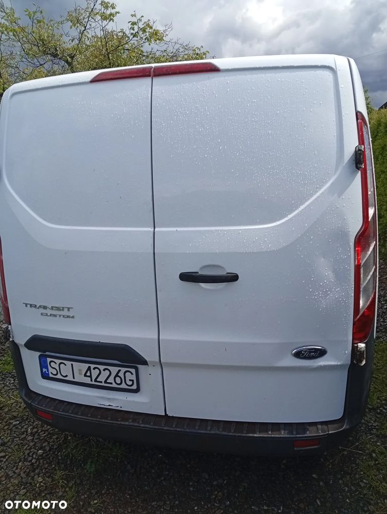 Ford TRANSIT CUSTOM - 13