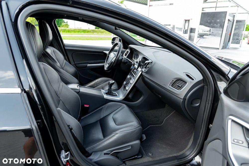 Volvo V60 D2 Kinetic - 22