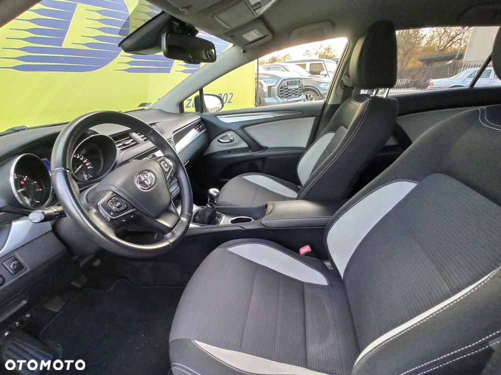 Toyota Avensis - 7