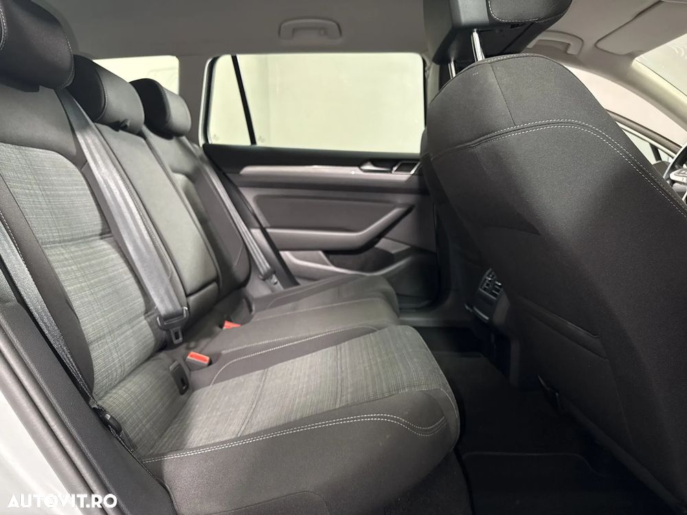 Volkswagen Passat 2.0 TDI Highline - 13