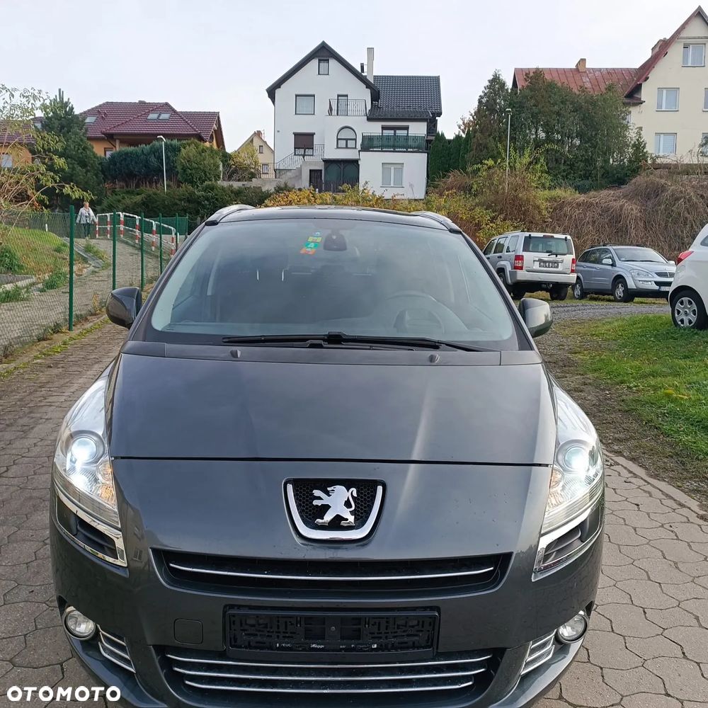 Peugeot 5008 1.6 THP Allure 7os - 9
