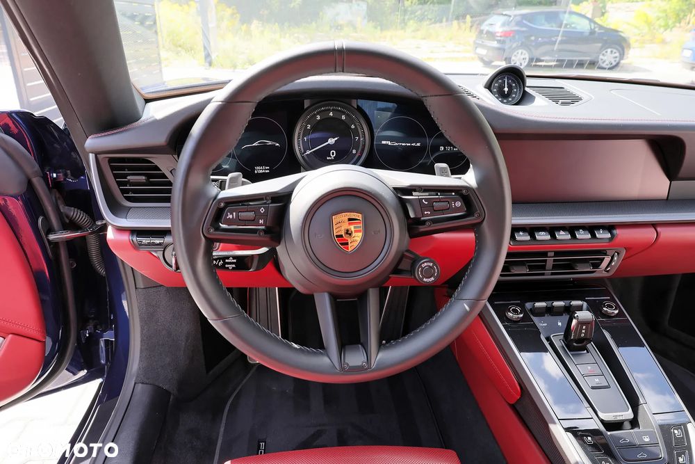 Porsche 911 Carrera 4S - 11