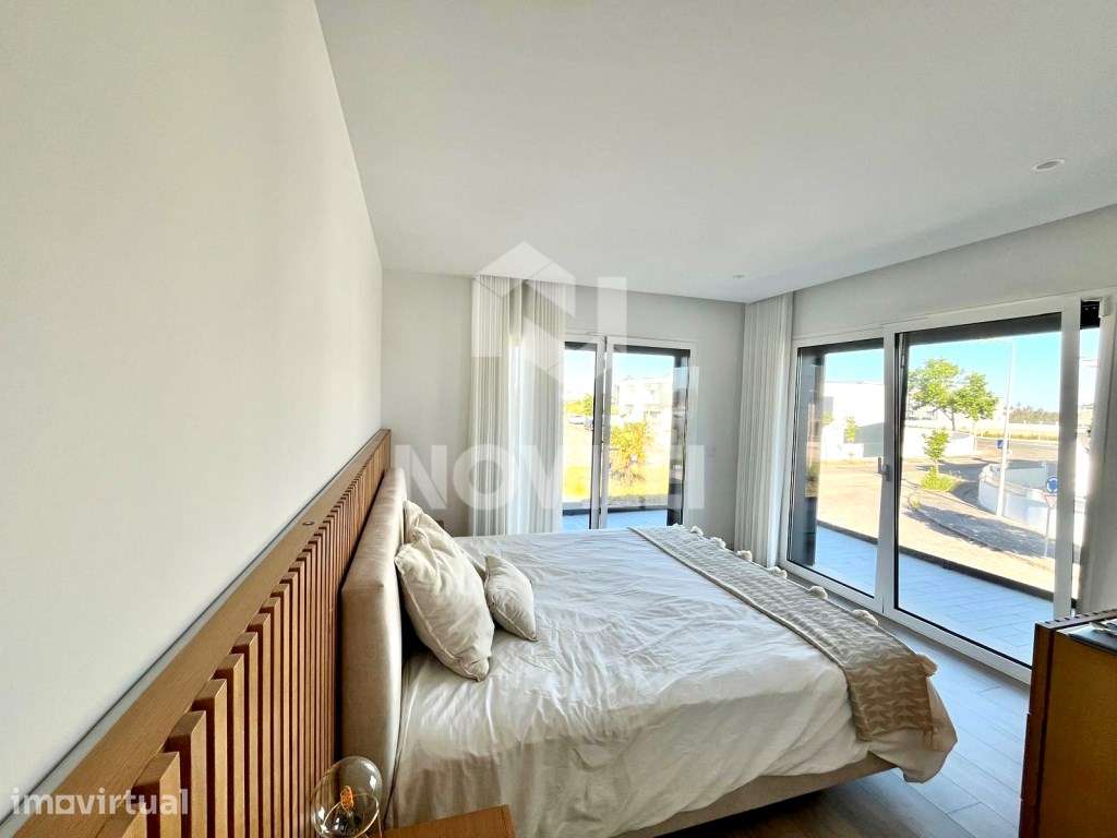 Apartamento T2 semi-novo - Mobilado e equipado. - Grande imagem: 5/14