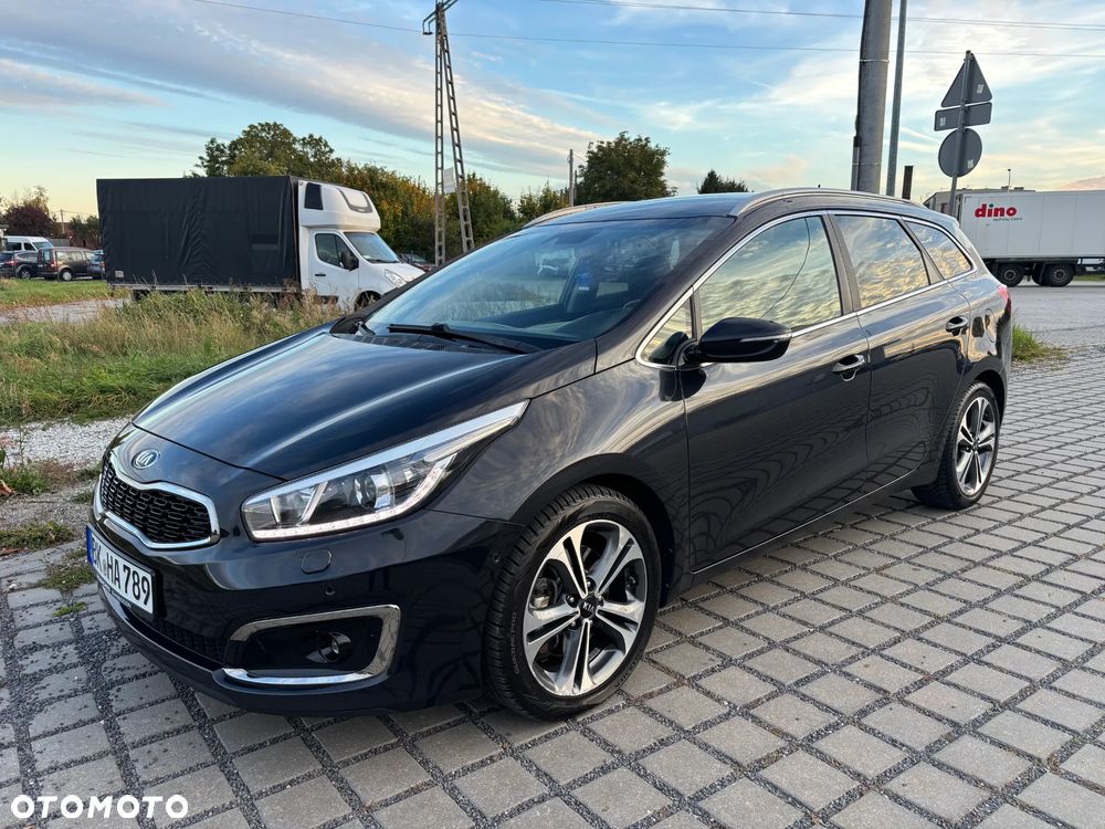 Kia Ceed 1.6 CRDi 136 ISG Dream Team Edition - 3