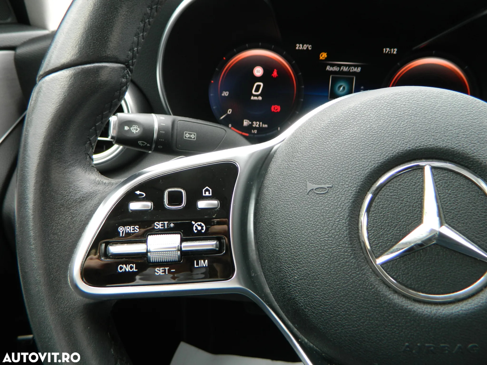 Mercedes-Benz C - 16