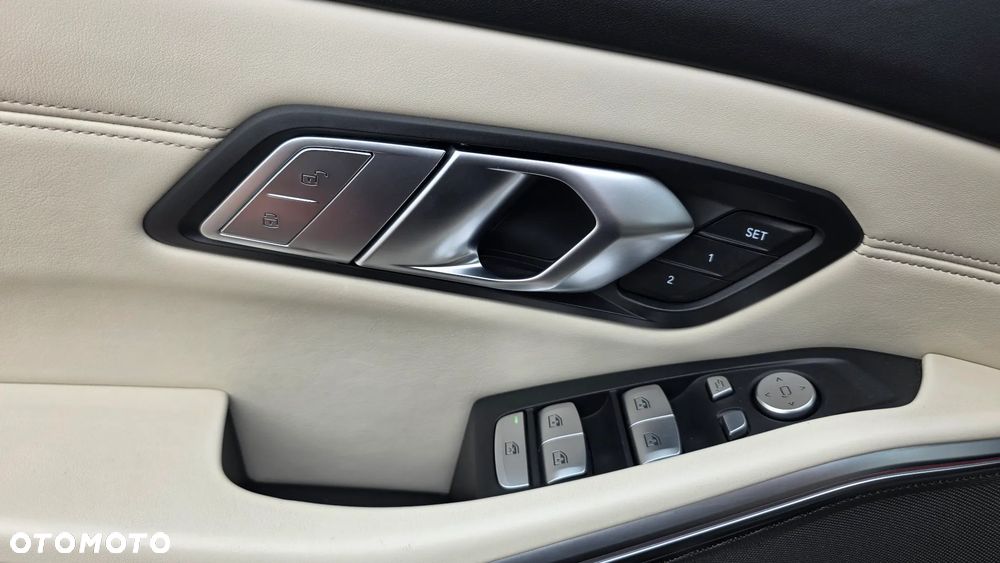 BMW Seria 3 M340d xDrive mHEV sport - 26
