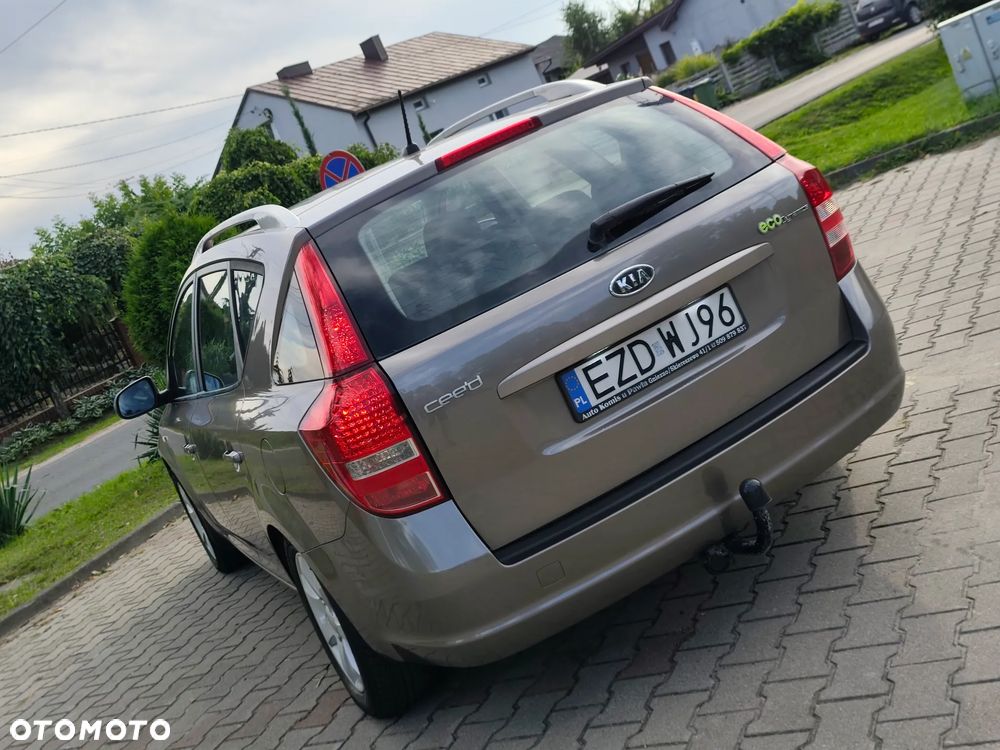 Kia Ceed 1.6 CRDi ISG Spirit - 10
