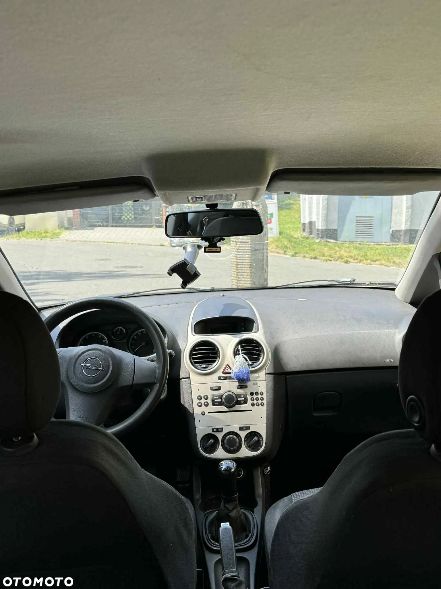 Opel Corsa 1.2 16V Cosmo - 10