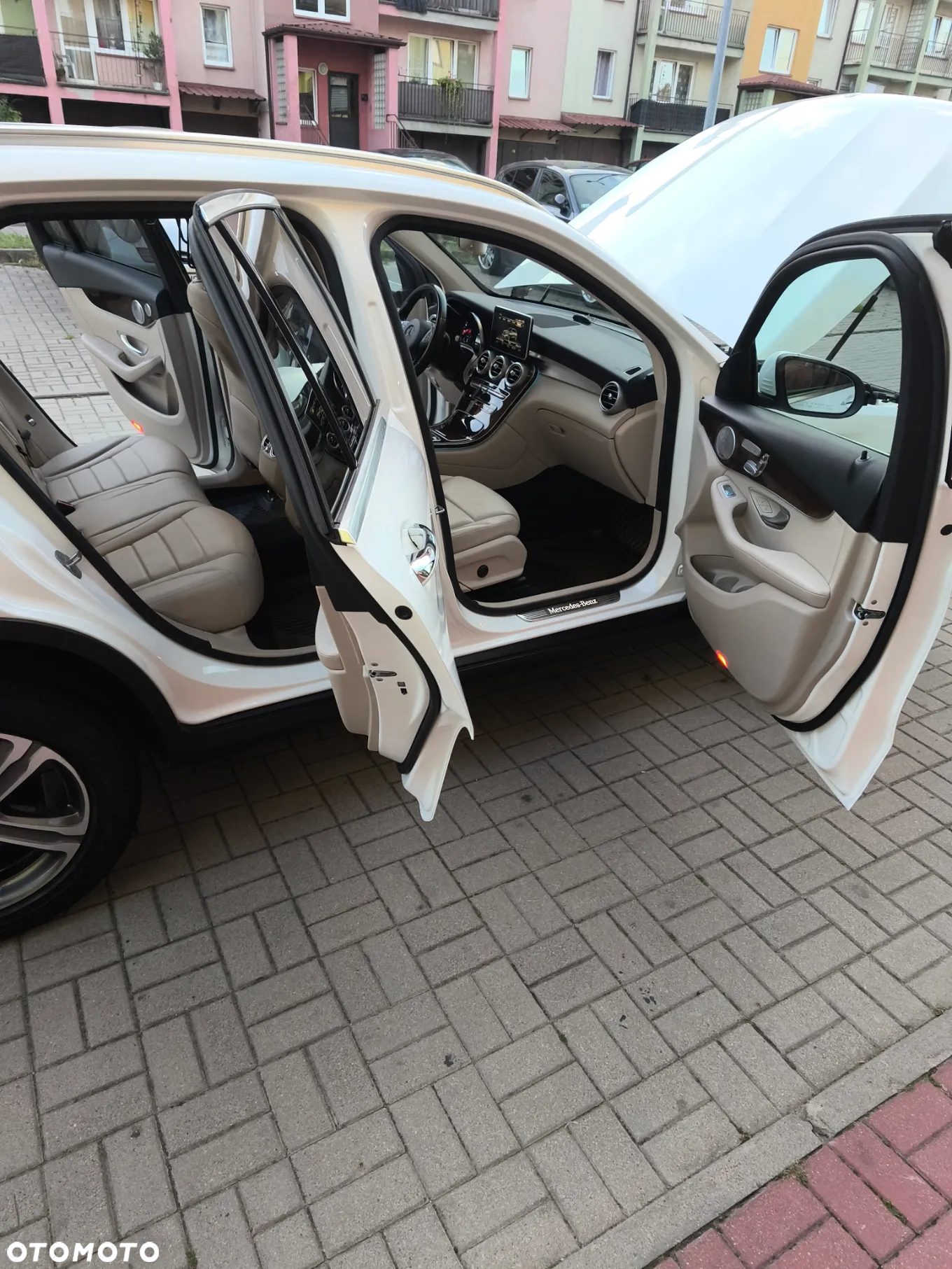 Mercedes-Benz GLC - 12