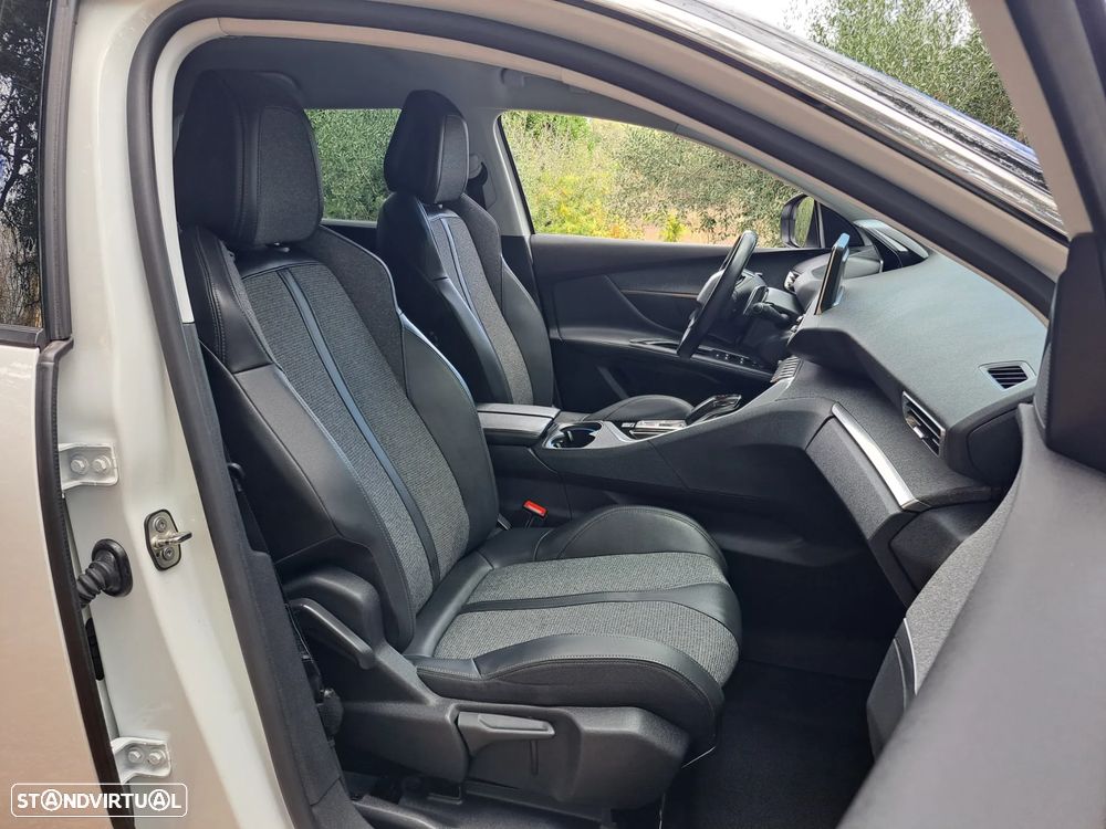Peugeot 5008 BlueHDI 130 EAT8 Allure - 17