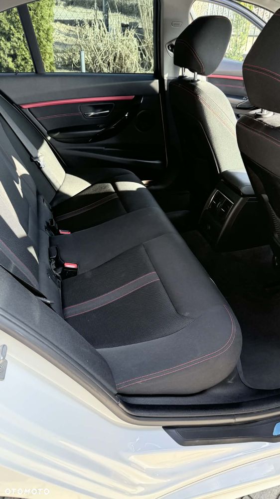 BMW Seria 3 318i Sport Line - 17