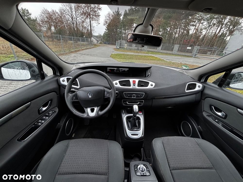 Renault Scenic 2.0 16V Bose Edition CVT - 9