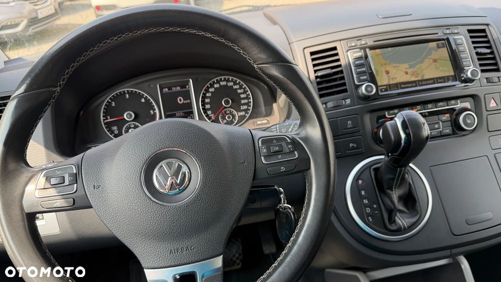 Volkswagen Multivan - 32