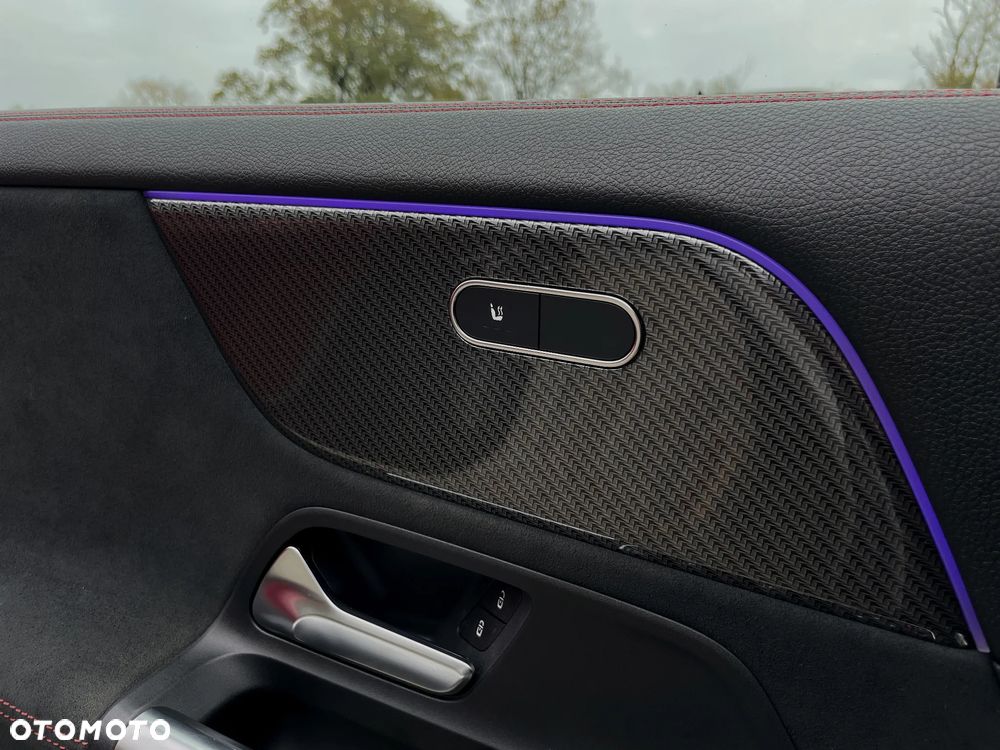 Mercedes-Benz GLA 250 AMG Line - 35