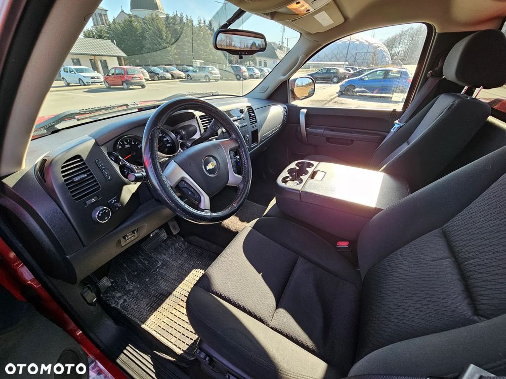 Chevrolet Silverado - 11