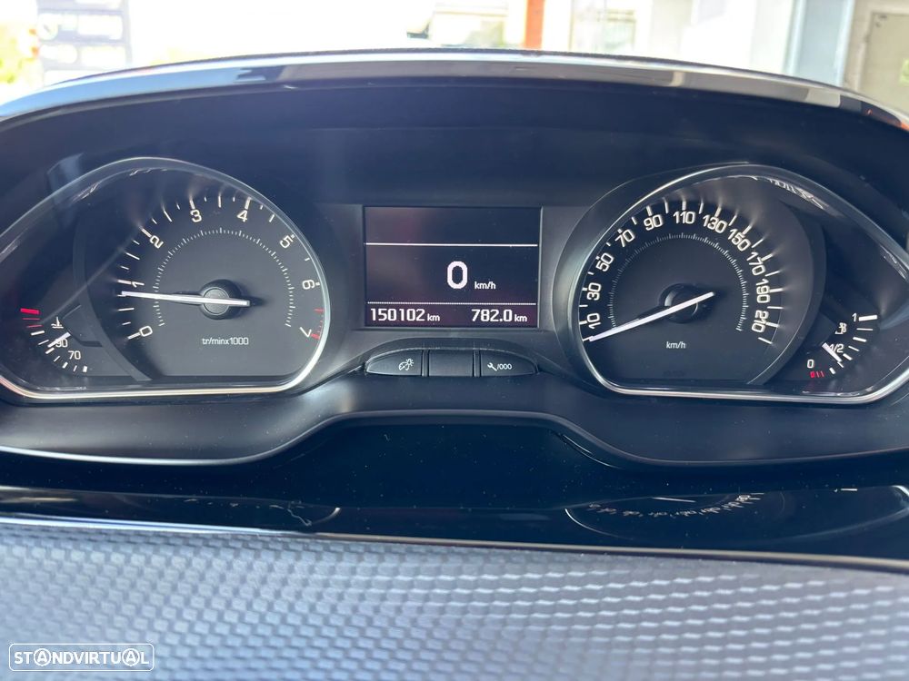 Peugeot 2008 1.2 PureTech Allure - 25