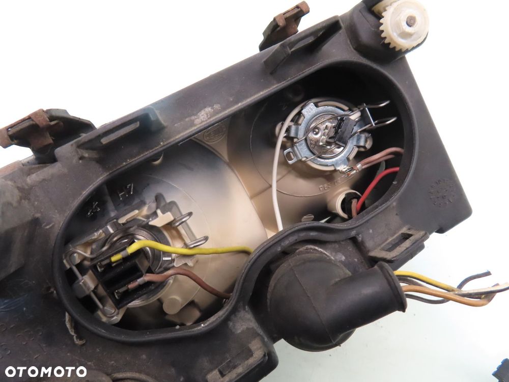 LAMPA LEWA PRZEDNIA AUDI A3 8L - 5