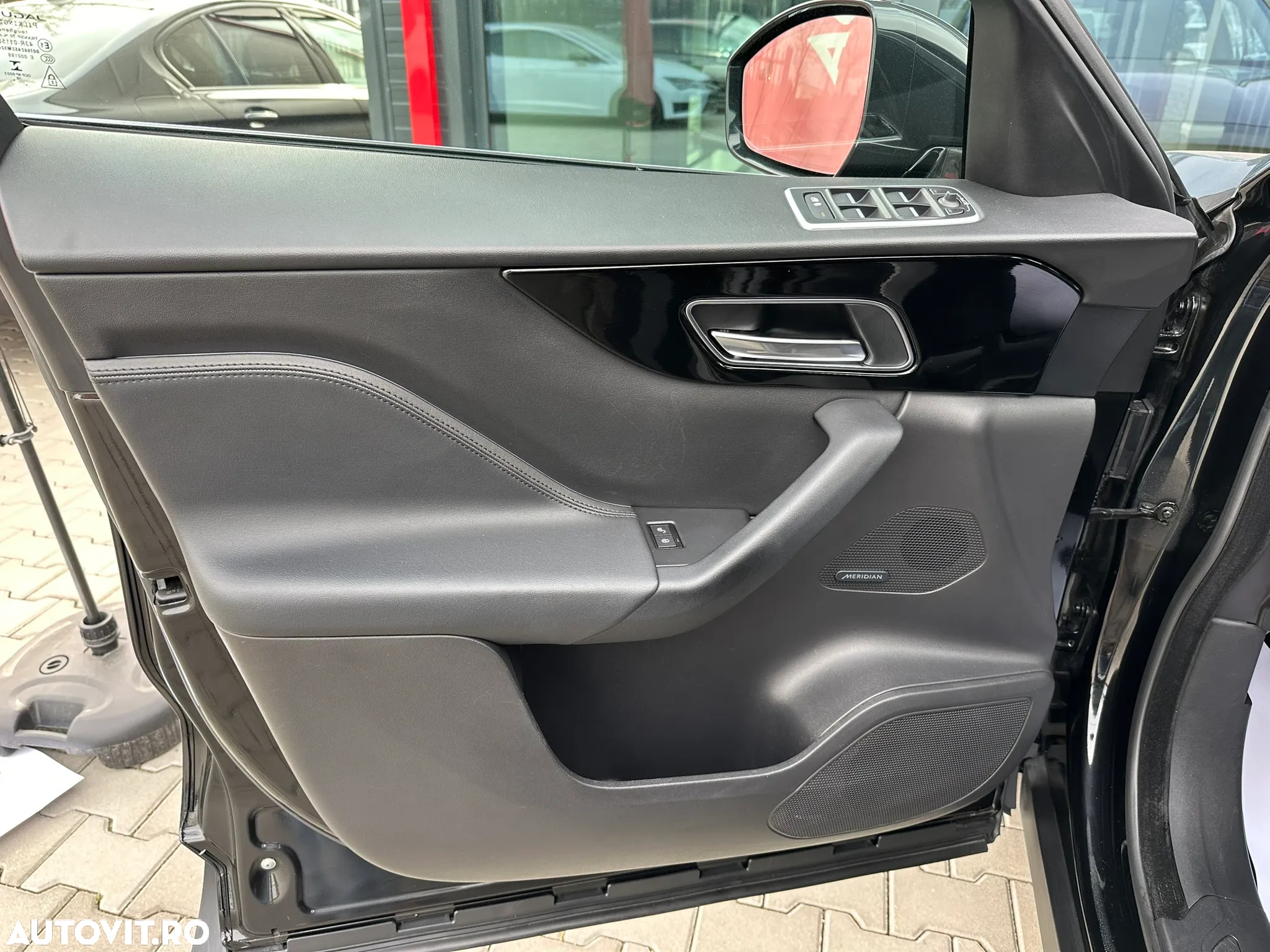 Jaguar F-Pace 20d AWD Aut. Portfolio - 18
