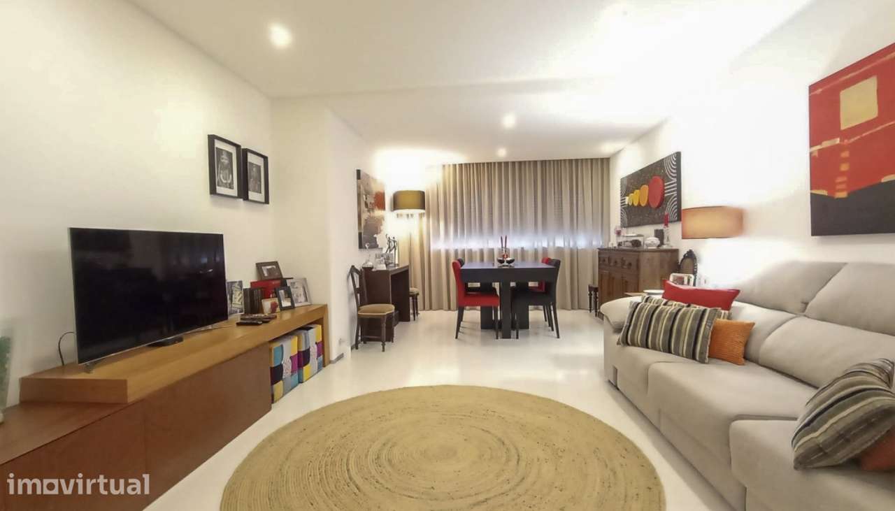 Arrendamento de Apartamento T2 em 1ª linha de mar, Árvore, Vila do C - Grande imagem: 2/20