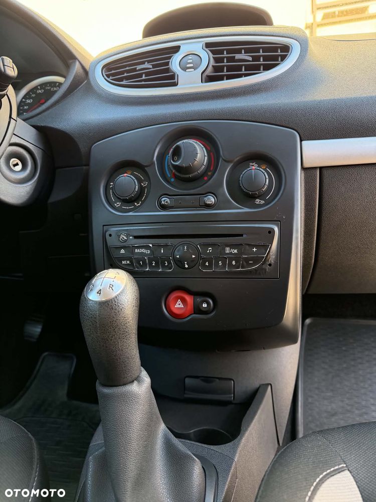 Renault Clio - 7