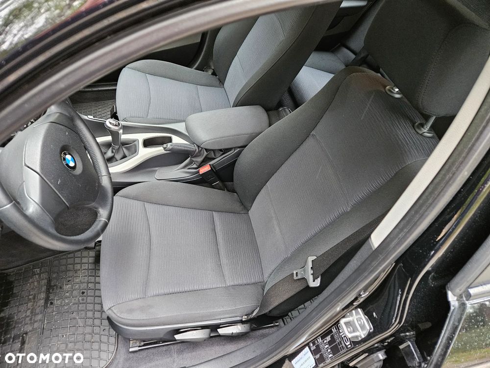 BMW X1 sDrive18i - 23