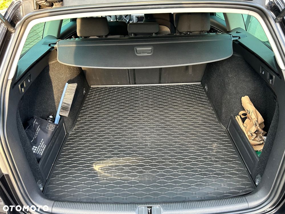 Volkswagen Passat 2.0 TDI DSG BlueMotion Technology R-Line - 23
